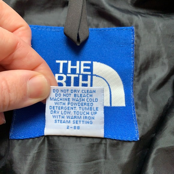 [SOLD] Vintage 90s North Face colorblock Gore-tex windbreaker pullover with hood - Picture 5 of 12